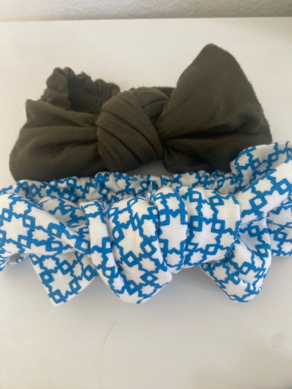 Kate Quinn Girls Bow Headbands Set - Olive Green & Blue Pattern M like new